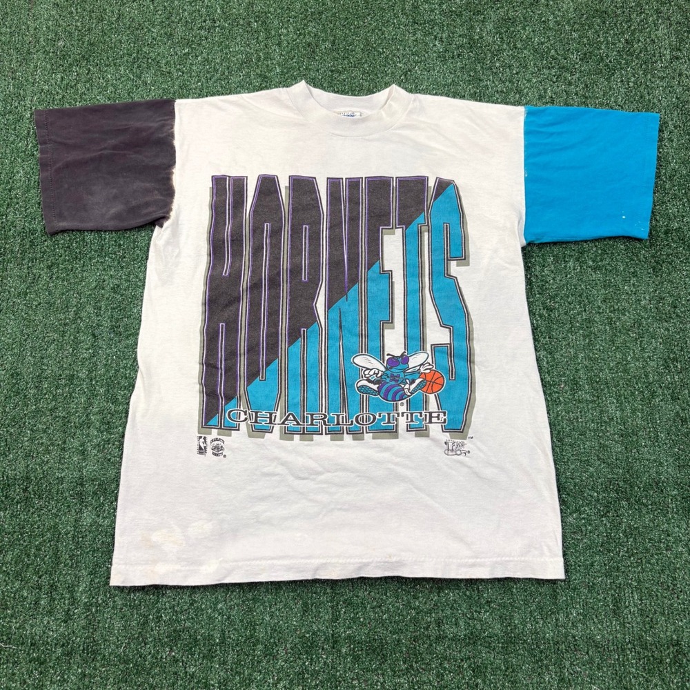 Vintage 90's NBA Charlotte Hornets T-shirt